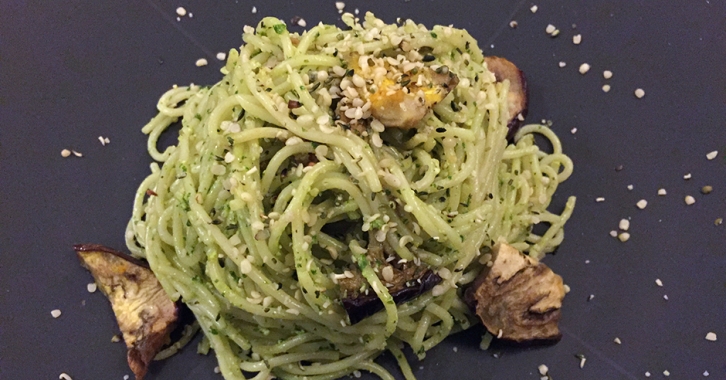 Σπαγγέτι με μελιτζάνες και pesto kale & φρέσκιας ρίγανης - Spaghetti with eggplants​ ​and kale​ and fresh oregano pesto