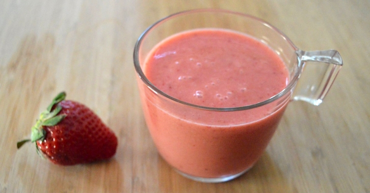 Smoothie φράουλα με γάλα καρύδας και αμύγδαλα - Strawberry smoothie with coconut milk and almonds